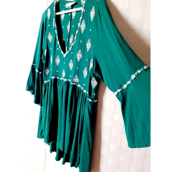 Torrid Green Embroidered Bell-Sleeve Tunic - Picture 9 of 16